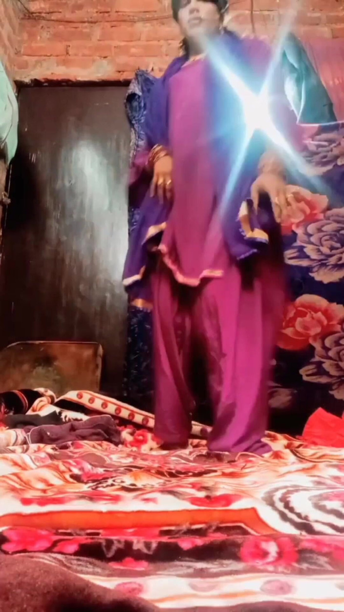 Urvashipatil123: Urvashipatil Rani Kinnar berseronok memakai Salwar Kameez