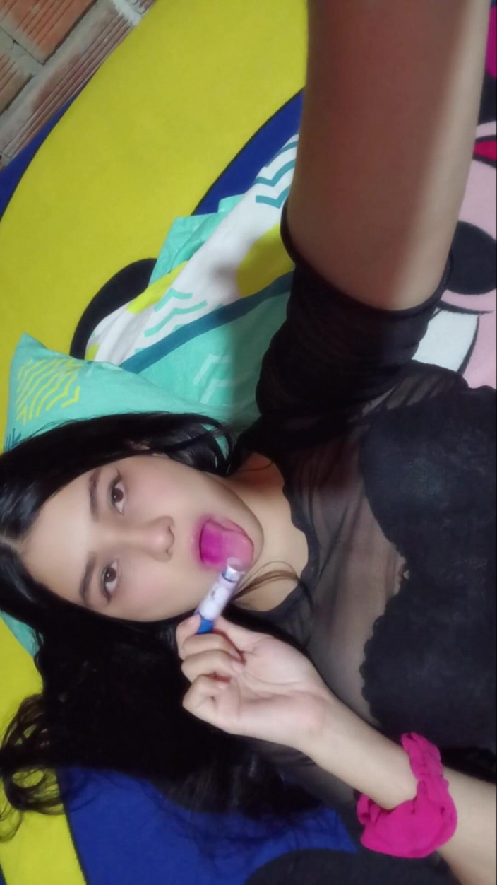 Yuli and tony: La matrigna del mio amico mi seduce mentre lui non...