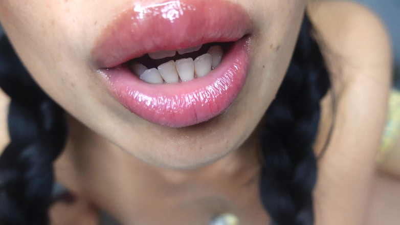 Asmr_mouth: Verleiden is het enige waar ik goed in ben.