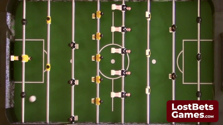 Lost Bets Games: Ett Strip Foosball-spel lovar en smisk behandling i slutet