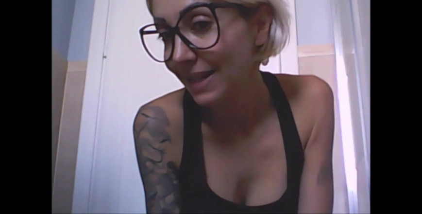 savannahamatoriale: My Step Sister Loves Showing off Her Beautiful Tits on...