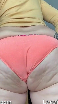 Curvaceous Seductress