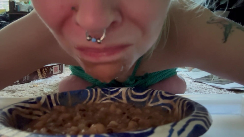 Hot potato girl: Humiliating Dinner Time