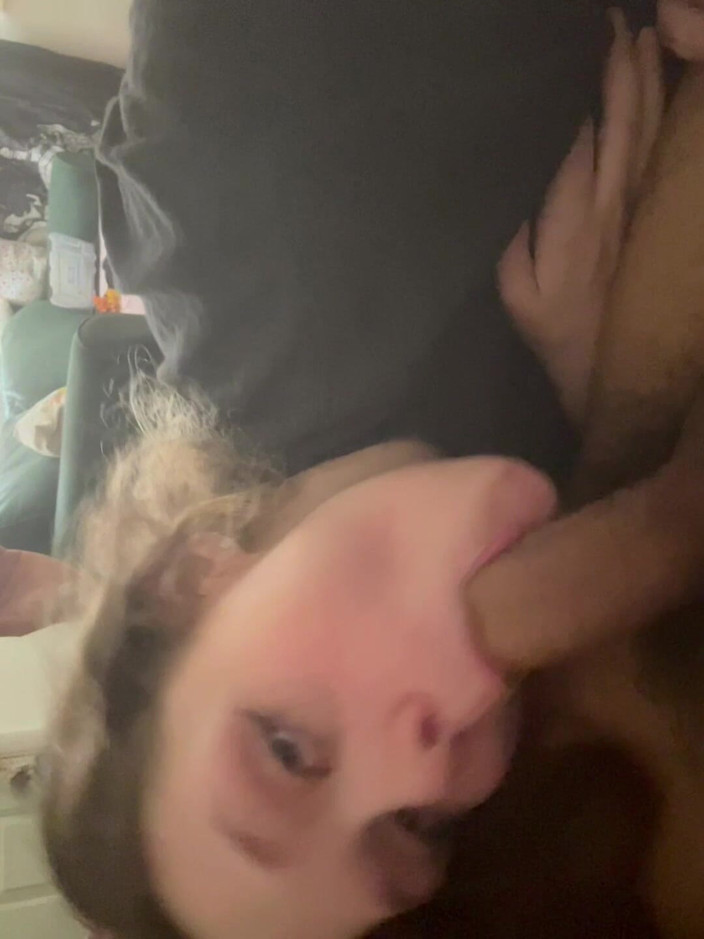 Starryluv23: 出轨 pawg 妻子与大黑鸡巴邻居玩具，而丈夫在工作