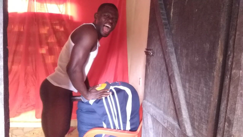 Moviesporn1: Opa laat Thailand klaarkomen met een grote tas