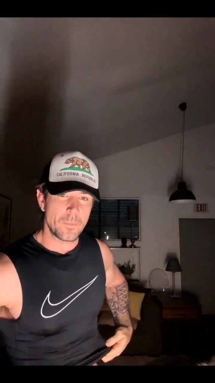 Trenton Ducati: Sadece sert kaslarımı gösteriyorum