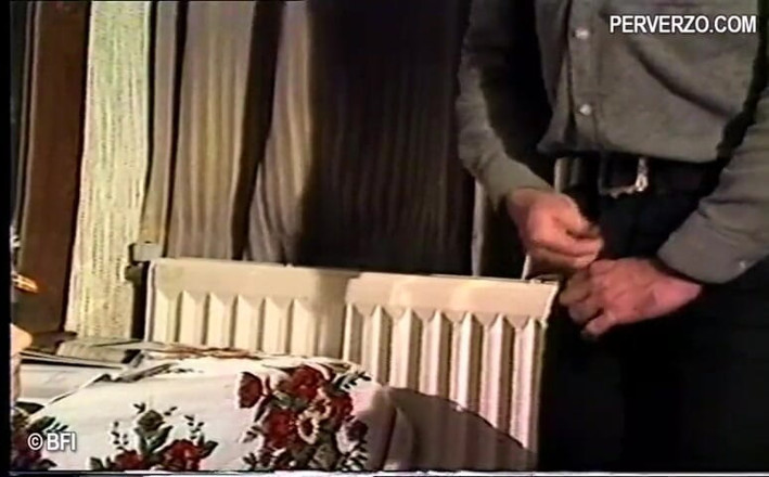 Hardcore slave sex: Privat film 07 - Min slampa älskar att bli piskad