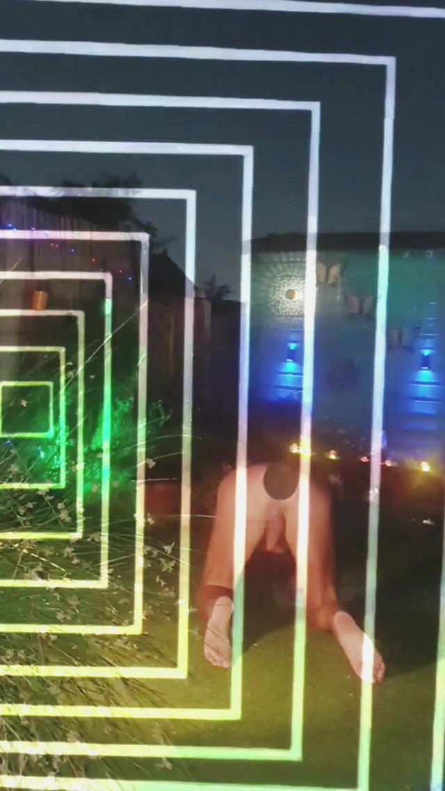 !!flash Warning!! Buttplug in Garden at Night (Male Model)