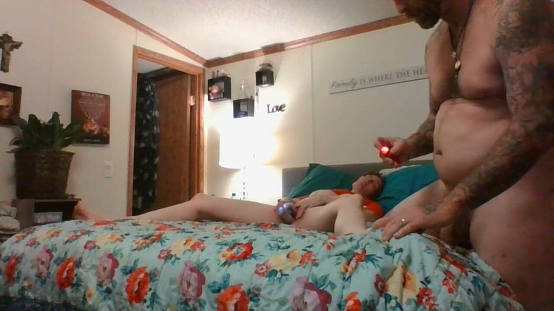 Satin Lady: Saténová dáma začíná sama a Jrock to miluje