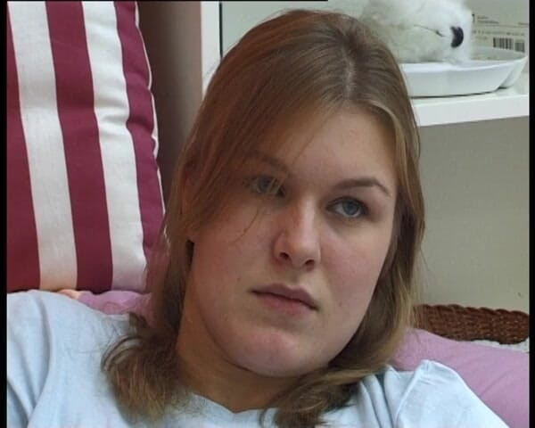 YOUR FIRST PORN: Nelly Macht Loch in Strumpfen Und Wichst-Nelly macht ein Loch...