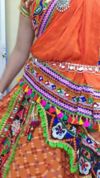 Chodź pod pretekstem sprawdzania na Garbha, i pomóż uzyskać Bhabhi-ji Stamtąd