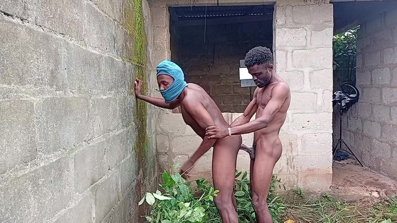 Sexydaddy: दो झुंड एक झाड़ी के अंदर होते हुए देखे गए