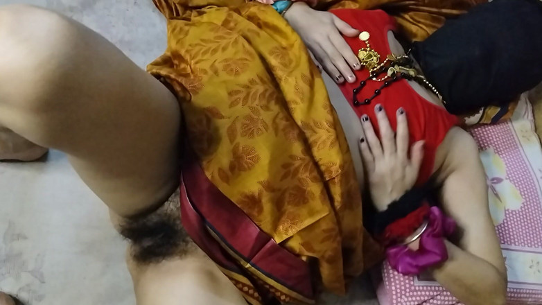 Anar Kali: Tante seksi india lagi asik ngentot pantatnya pakai jari