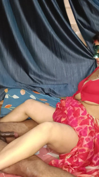 Pooja bhabhi fazendo sexo com vestindo sari e fazendo spuirit