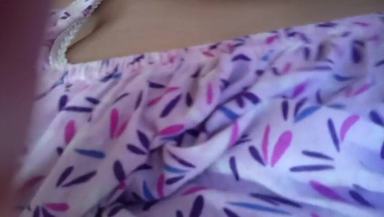 Miya White: Pelakon India terkenal Anne melancap di atas katil dengan buah...