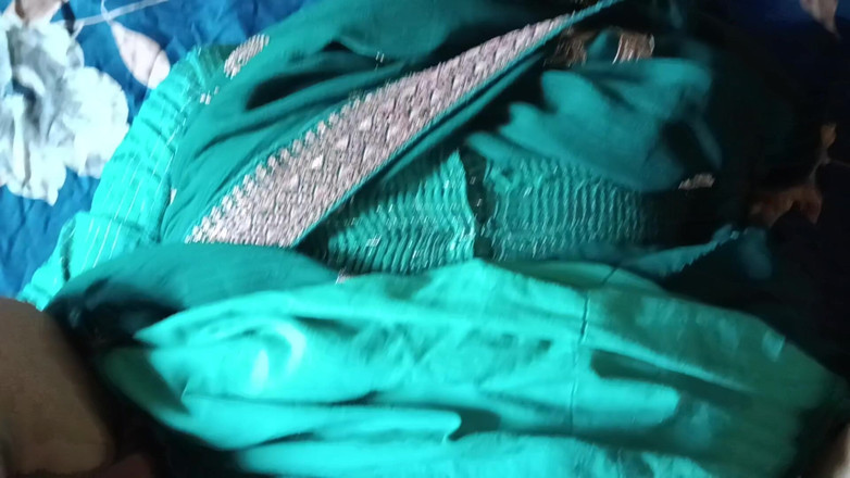 Shahilsingh119: Bini desi panas sangat comel