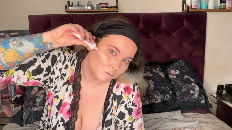 MissFFW: Pelacur nakal meletakkan make-upnya untuk malam nakal