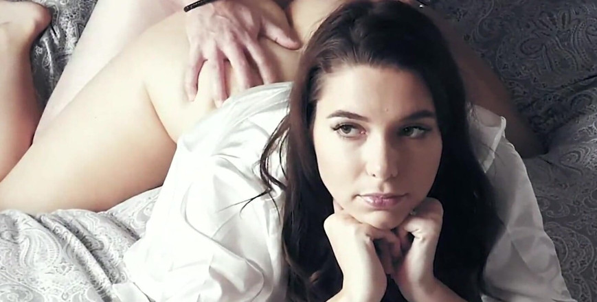 Samantha Flair: Kåt hemmafru Ep.1 pt.2 - Samantha ser lite hårt sex