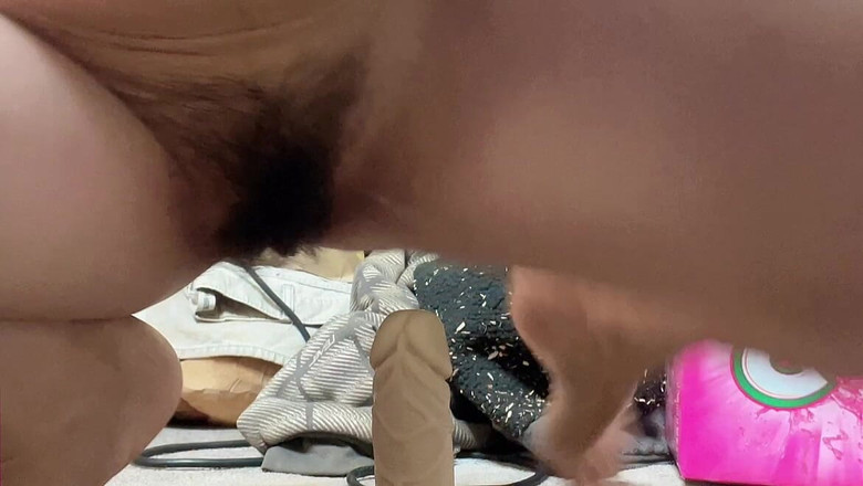 sweethanajapanese: La teen giapponese hana in figa pelosa si scopa un...