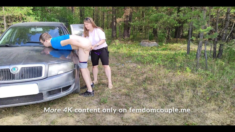 femdom_couple: Öffentlich war die ehefrau sehr aufgeregt auf der straße und...