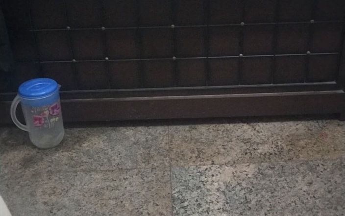 Tamil lesbian: Mluvte o její sexuální práci s nahou