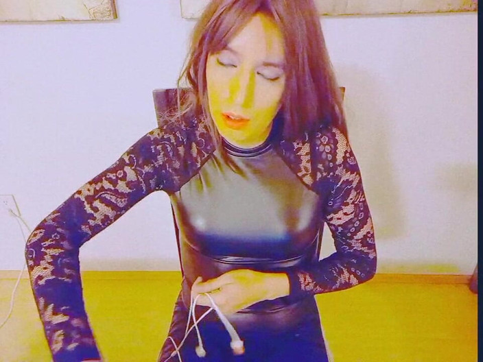 Tammy sissy slave: Shemale sissy masturbuje