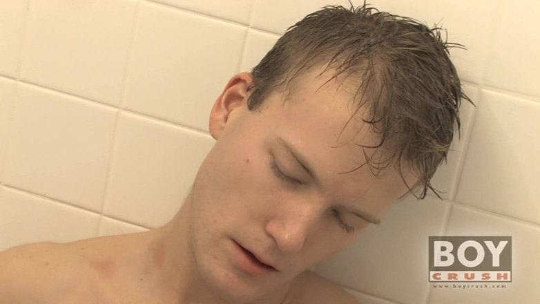 Boy Crush: Alec Showers off