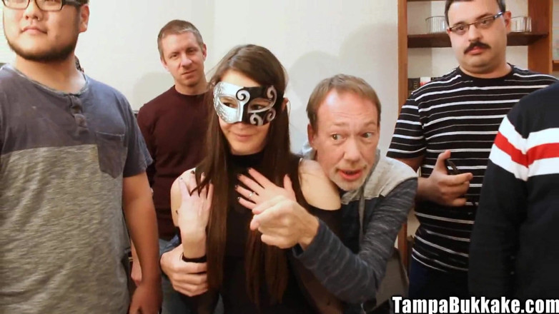 Tampa Bukkake: Katrina Colt se fait enculer, bukkake, creampie dégoulinant de sperme...