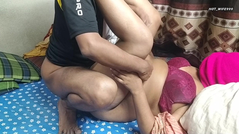 Hot_wife999: Istri hot ini pertama kali dientot habis-habisan sama suaminya