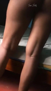 Iubita sexy a prietenului meu a fost în camera ei după ore, așa că am futut-o