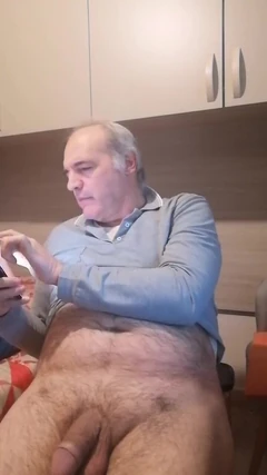 Я слишком взволнован, я должен кончить, я не могу больше сопротивляться