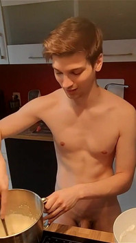 La Cuisine Nue: Défi Crêpes, Cuisine À Poil
