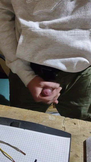 Incredible Dick: Jerking in the workshop until cum