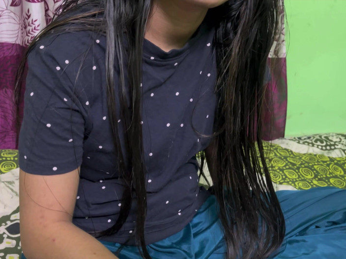 Riya Chowdhury: Bhabhi menukar pakaiannya apabila saya melihatnya