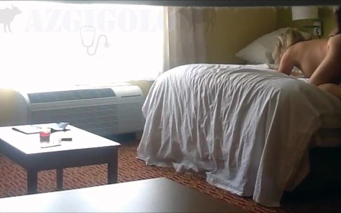 AZGIGOLO: Blondes hotwife besucht mein hotelzimmer zum mittagessen