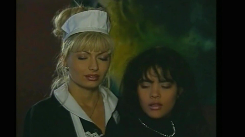 Vintage megastore: Lesbická služka má dobrou lízání kundičky se svou dámou z...