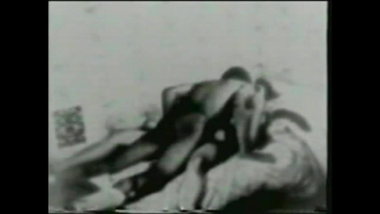 Vintage megastore: 페니반을 쓴 빈티지 흑인과 백인 레즈 포르노