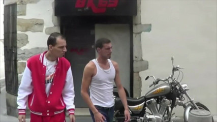 MEN BIG COCKS FUCKERS: Dziwka ssie kutasa XXL z węszczącymi trampkami