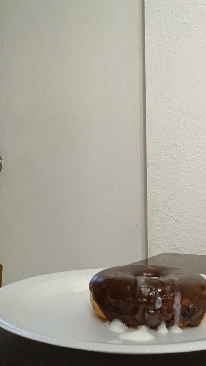 Themilkman618: Sborro su una ciambella e mangiarla cei food bWC
