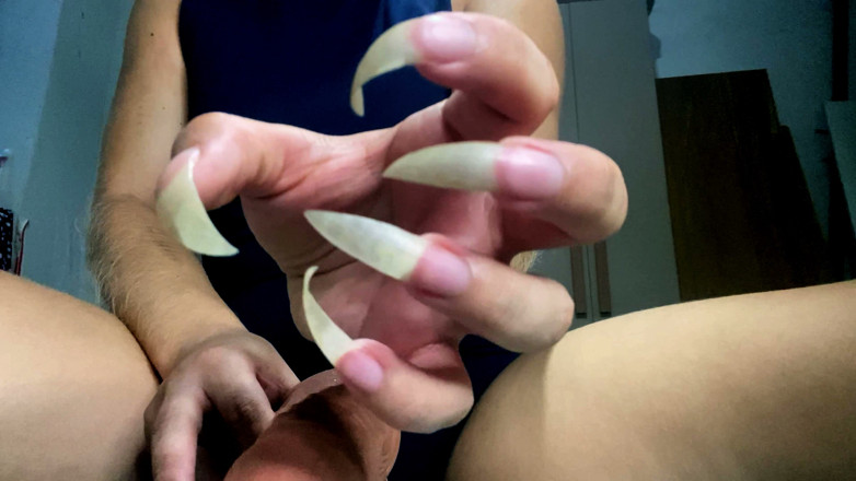 Goddess Li: Sahte penis üzerinde kedi pençeleri