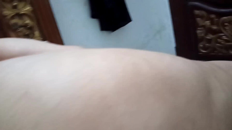 Khani: Gagica desi țâțoasă are parte de țâțele ei mari linse și pizda gagică țâțoasă își...