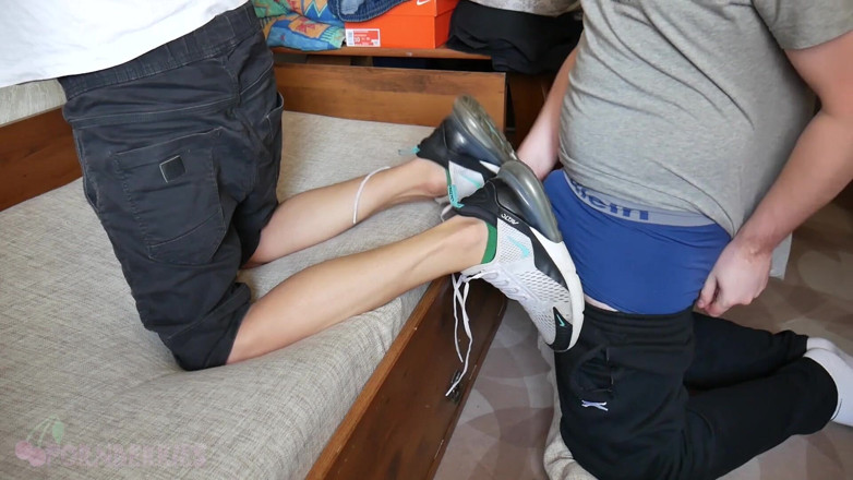 Ethan Alex: Nike Air 270 - Praca butów, skarpetki i sperma na butach