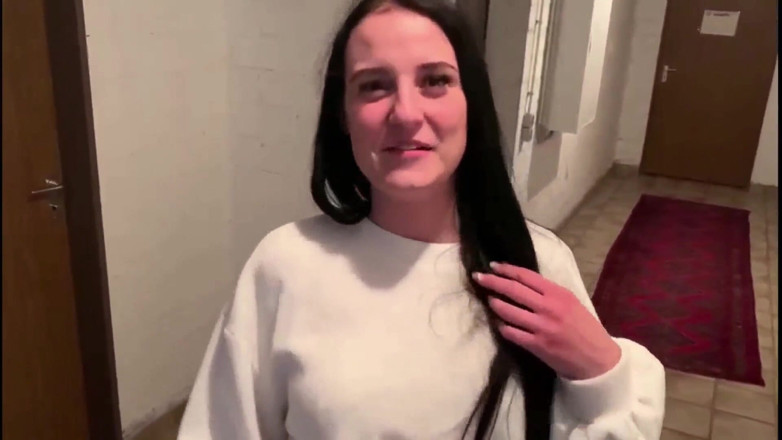 German Fuck Girls: Người lạ trần trụi với người hàng xóm!