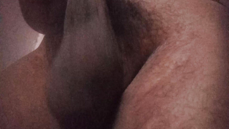 Roham: Jag skakade min penis mycket och ejakulerade min sperma i...