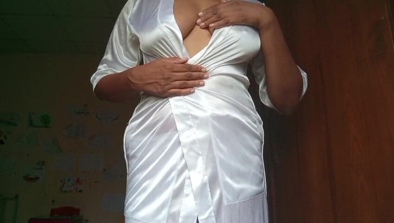 Miya White: Cewek sange ini lagi asik masturbasi itilnya sampai orgasme intens 08:10