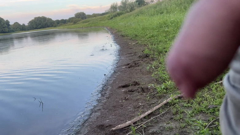 Riskiedik: Encontré un barco abandonado en el lago, así que decidí...