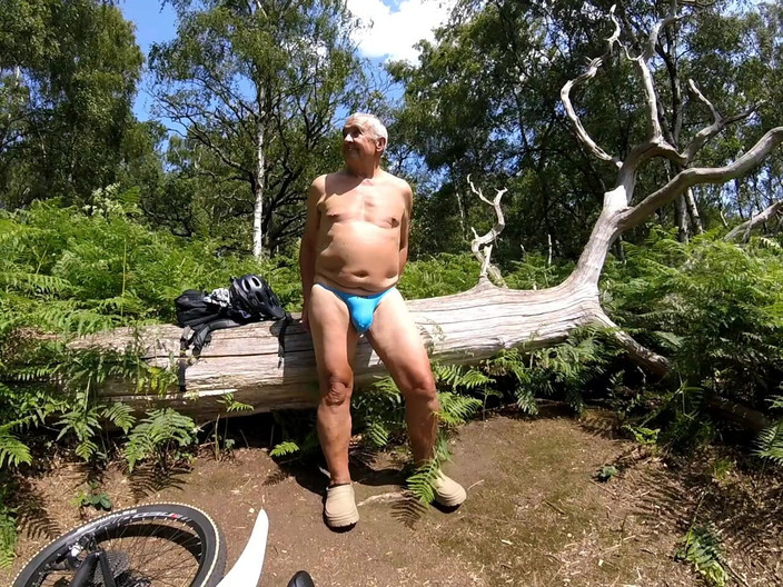 Andy: 步行 34 2025