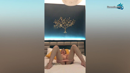 Dayana Ice: 카메라에 젖은 보지를 애무하는 열정적인 밀프