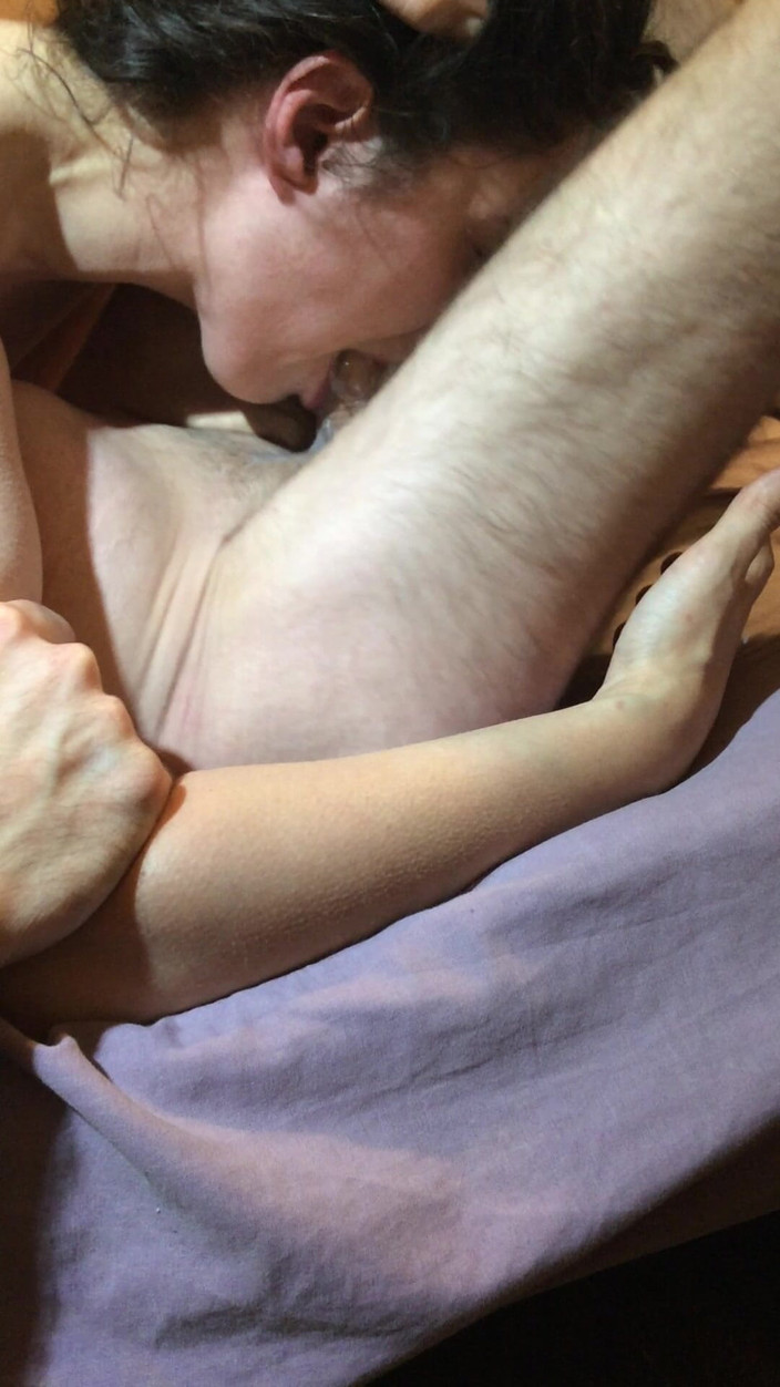 Akasha7: 샤워하는 동안 따먹히는 핫한 갈색 머리