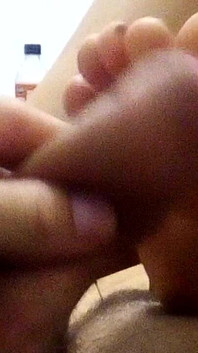 Stepsister Allowed Me to Please Myself with Her Feet